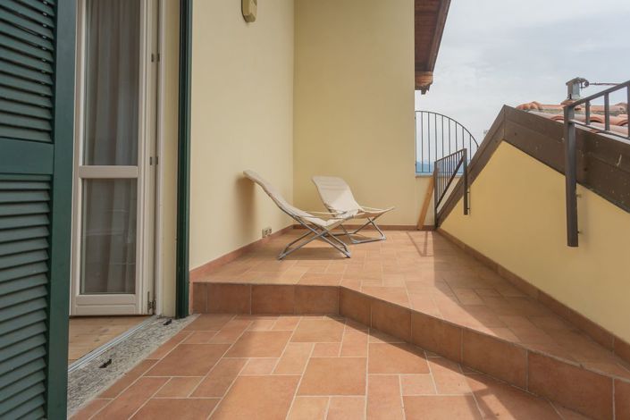 Image No.20-2 Bed Apartment for sale