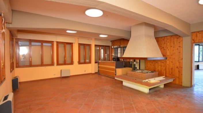 Image No.6-20 Bed Commercial for sale