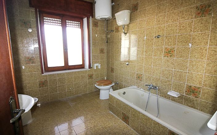 Image No.13-4 Bed Apartment for sale