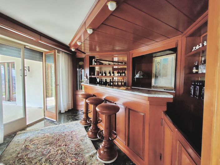 Image No.7-8 Bed Villa for sale