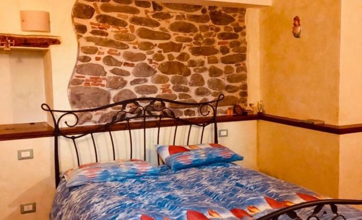 Image No.8-2 Bed House for sale