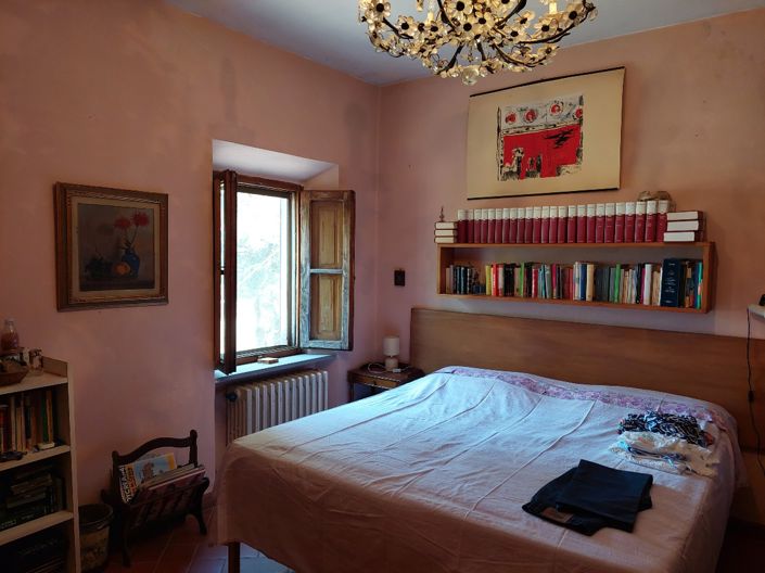 Image No.10-4 Bed Property for sale