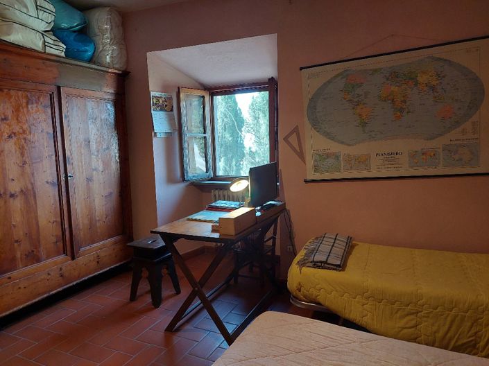 Image No.12-4 Bed Property for sale