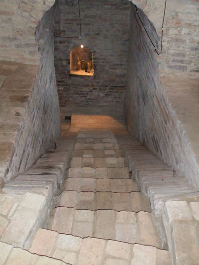 Image No.10-3 Bed House for sale