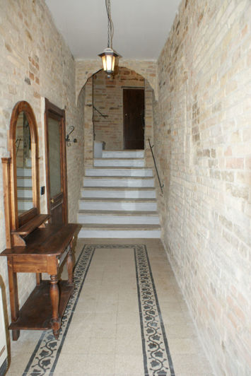 Image No.11-3 Bed House for sale