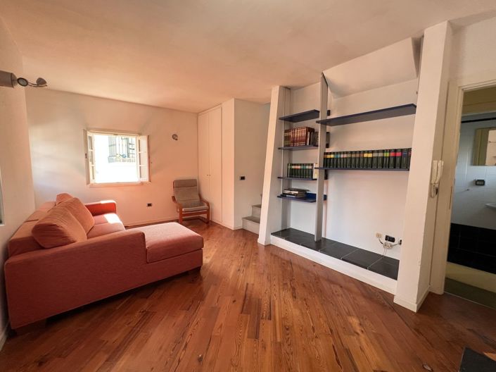 Image No.5-1 Bed House for sale