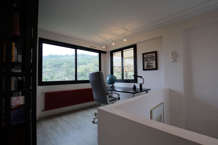 Image No.10-3 Bed Semi-Detached for sale