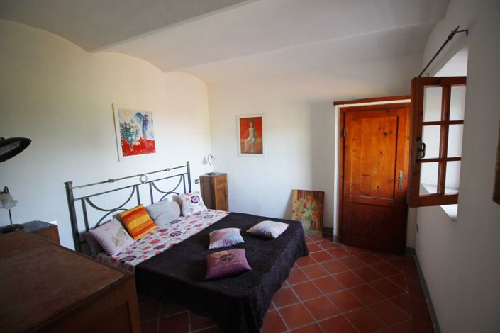 Image No.12-4 Bed House for sale