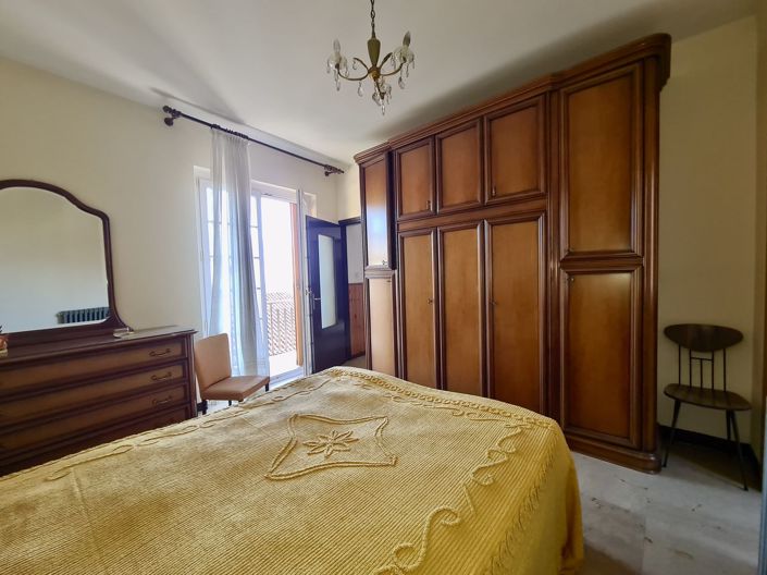 Image No.9-4 Bed Semi-Detached for sale