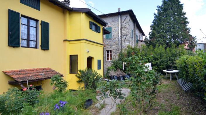 Image No.11-5 Bed Property for sale