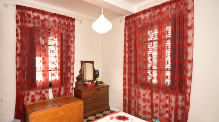 Image No.8-5 Bed Property for sale