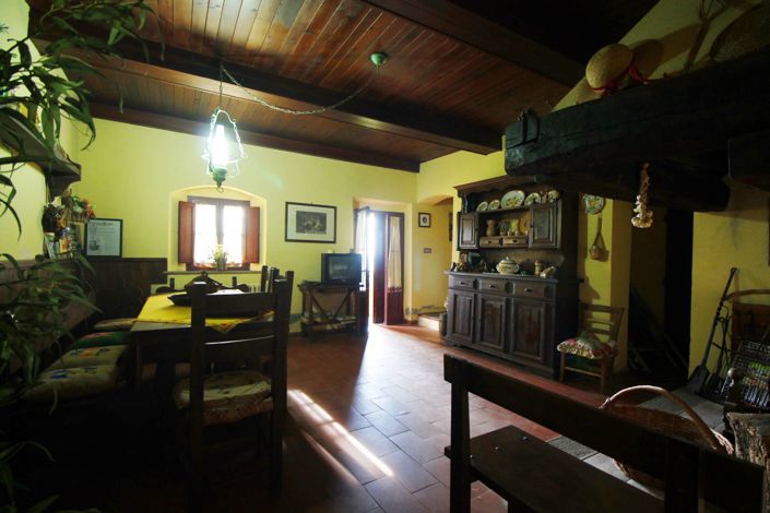 Image No.6-5 Bed Property for sale