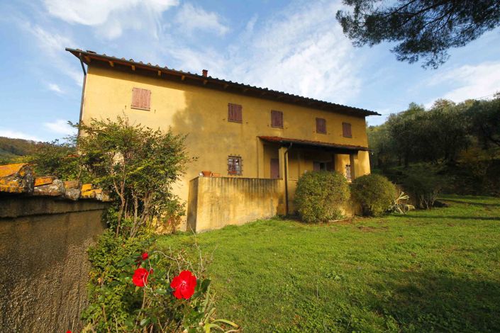 Image No.9-5 Bed Property for sale