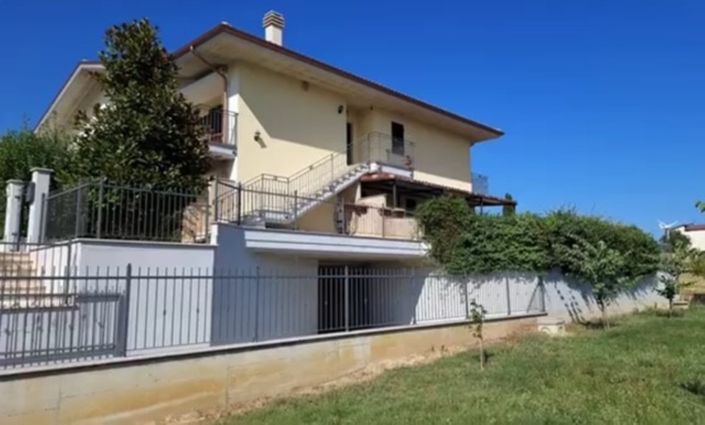 Image No.1-3 Bed Apartment for sale