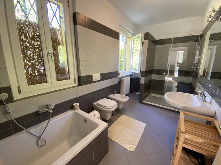 Image No.11-4 Bed Villa for sale