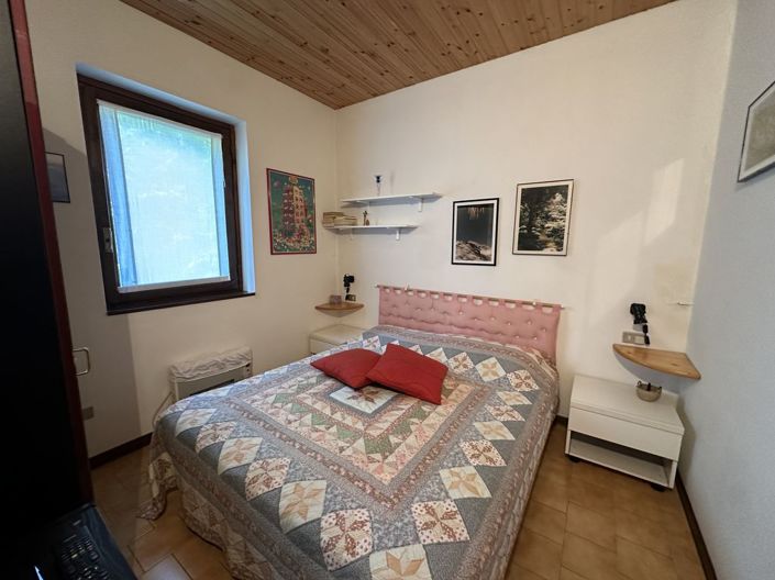 Image No.8-2 Bed Semi-Detached for sale