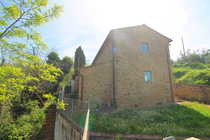 Image No.16-6 Bed Property for sale