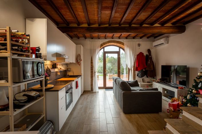 Image No.14-5 Bed Property for sale