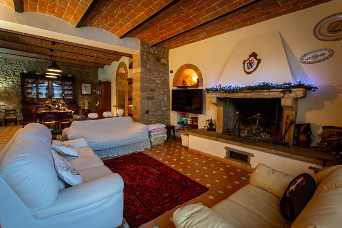 Image No.6-5 Bed Property for sale