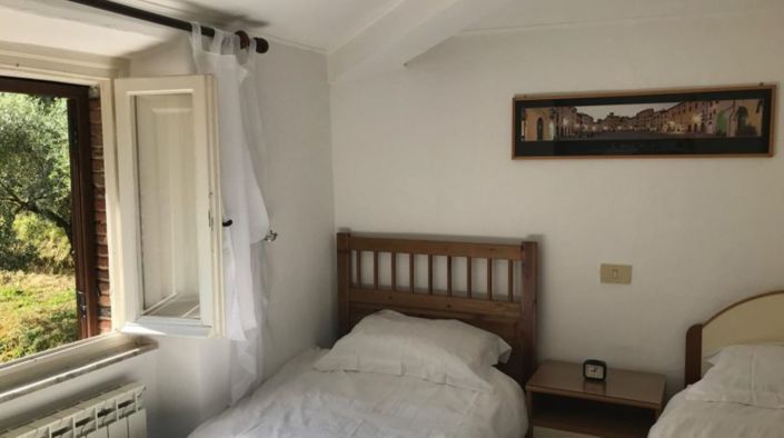 Image No.10-2 Bed Semi-Detached for sale