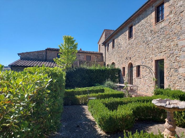 Image No.15-2 Bed Semi-Detached for sale