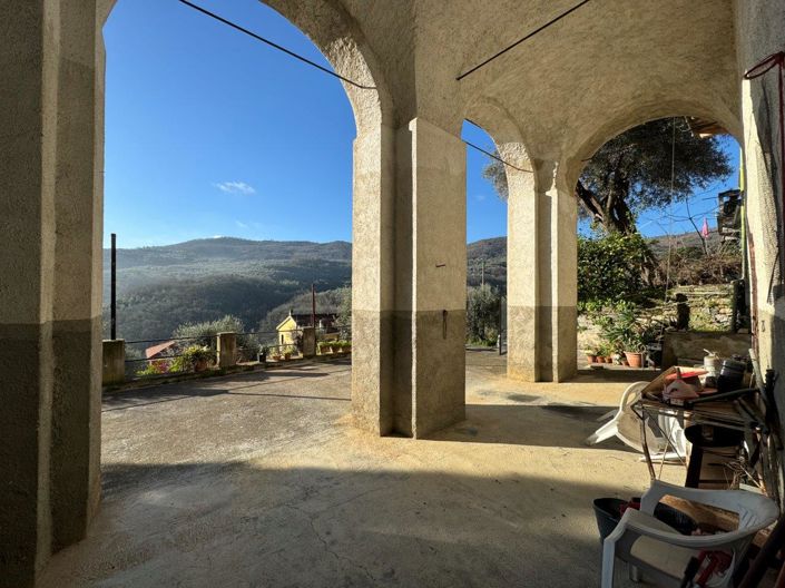 Image No.11-9 Bed Villa for sale