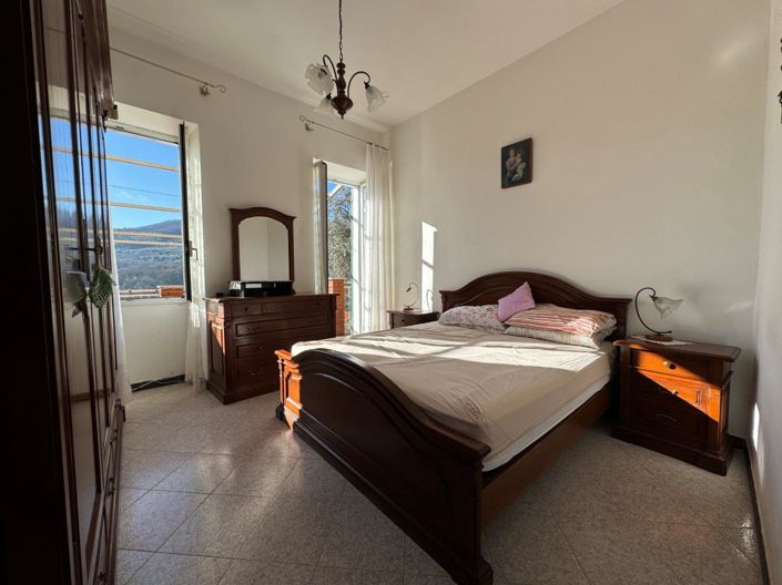 Image No.5-9 Bed Villa for sale