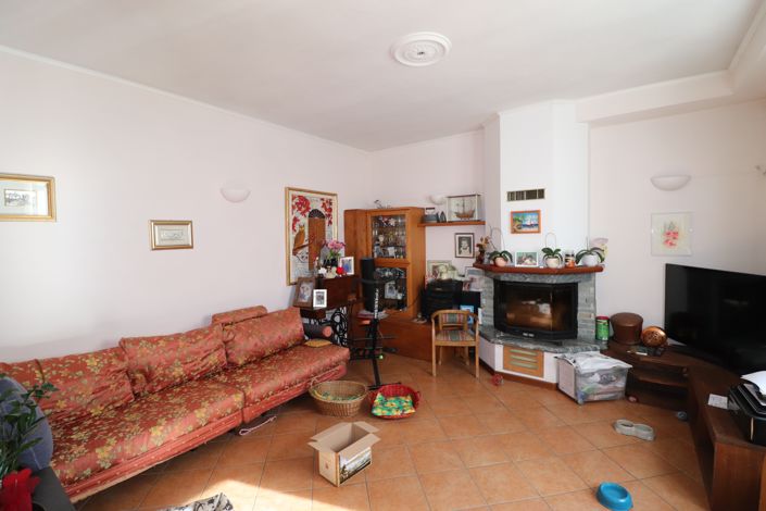 Image No.3-3 Bed House for sale