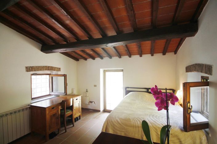 Image No.8-2 Bed Property for sale