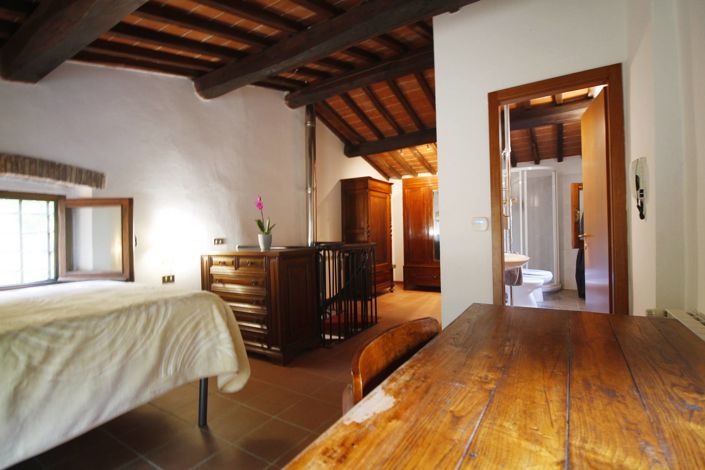 Image No.9-2 Bed Property for sale