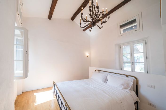 Image No.8-2 Bed House for sale