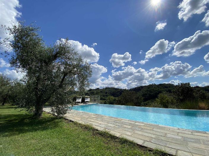 Image No.12-7 Bed Villa for sale