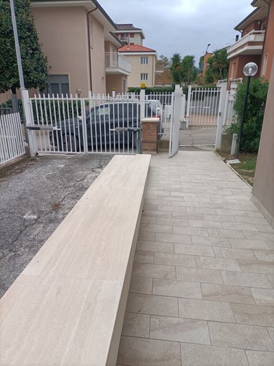 Image No.17-4 Bed Property for sale