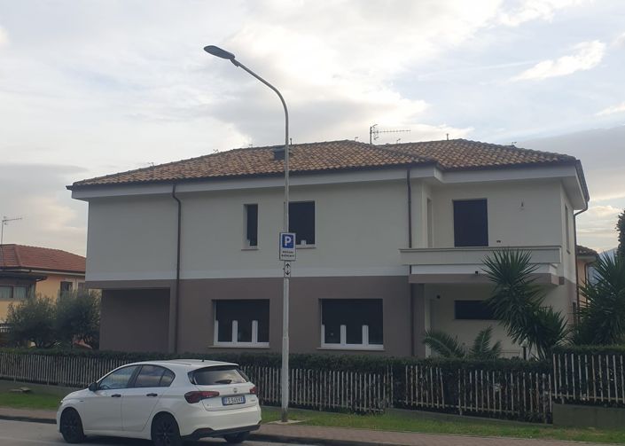 Image No.3-4 Bed Property for sale