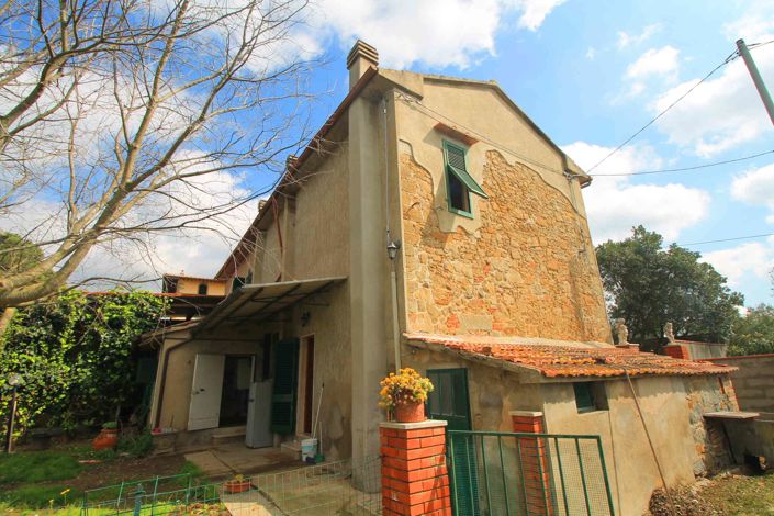 Image No.11-3 Bed Property for sale