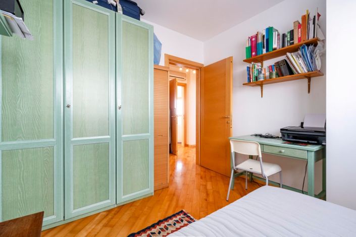 Image No.10-2 Bed Apartment for sale