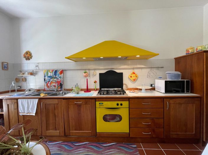 Image No.11-4 Bed Property for sale