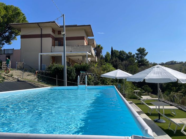 Image No.2-4 Bed Property for sale