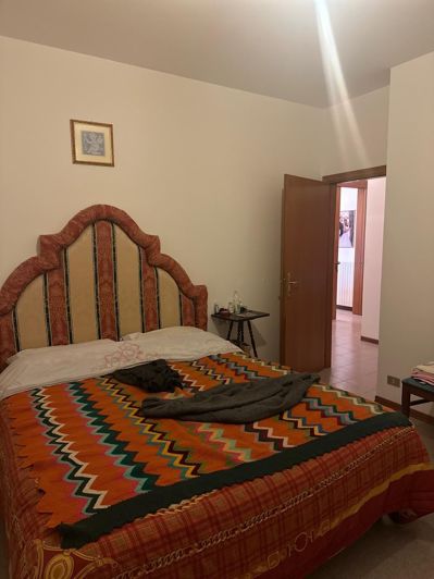 Image No.9-9 Bed Property for sale