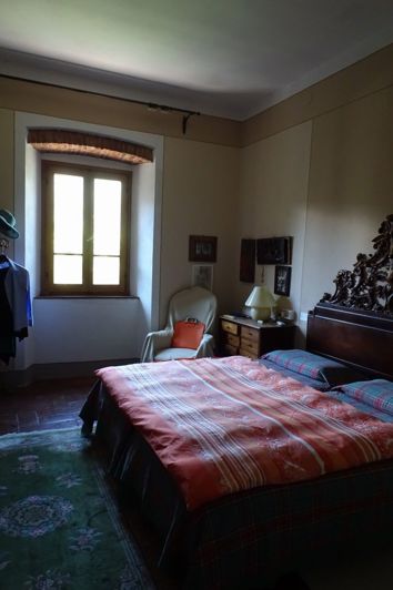 Image No.12-9 Bed Property for sale