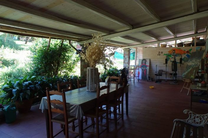 Image No.5-9 Bed Property for sale