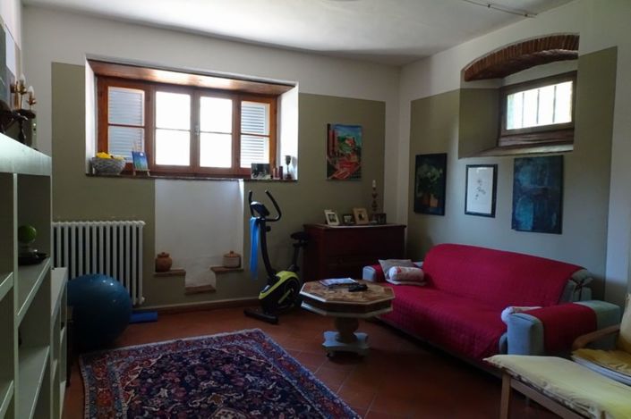 Image No.9-9 Bed Property for sale