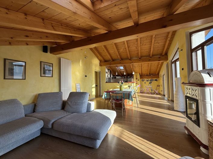 Image No.8-2 Bed House for sale