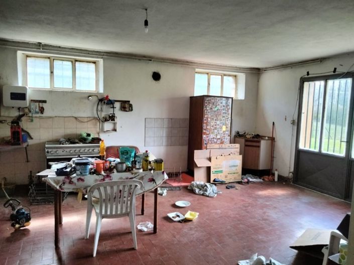 Image No.10-3 Bed Property for sale