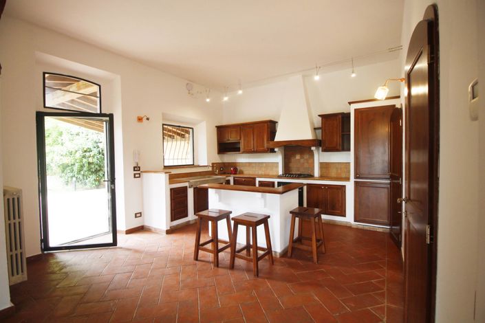 Image No.8-3 Bed House for sale