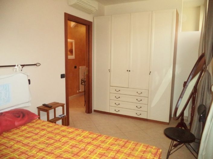 Image No.10-1 Bed Apartment for sale