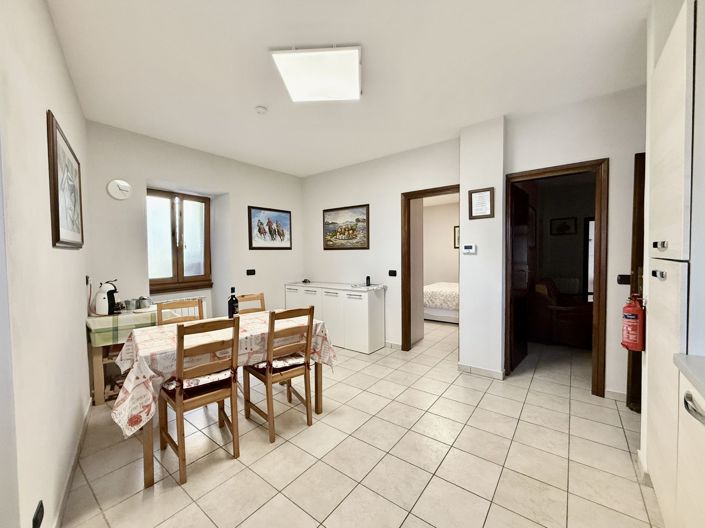 Image No.12-4 Bed House for sale