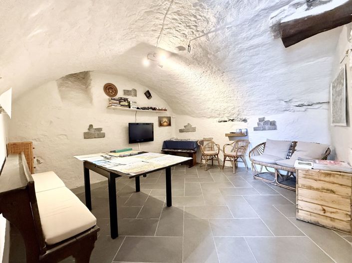 Image No.17-4 Bed House for sale