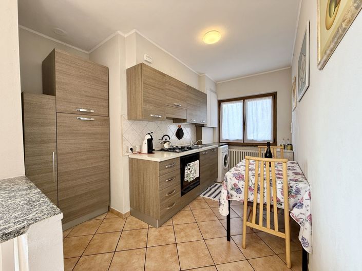 Image No.8-4 Bed House for sale