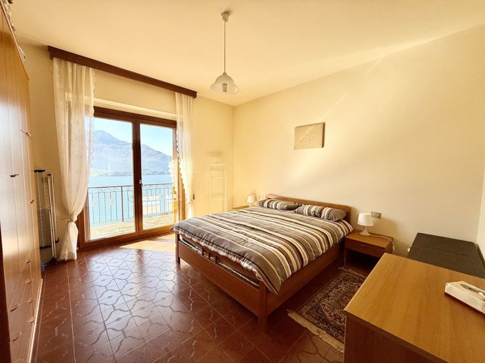 Image No.13-6 Bed Property for sale